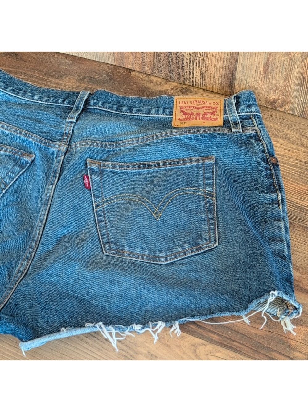 Levi's Blue Distressed High Waist Cut off Jean Shorts W34 V174 - Picture 6 of 9